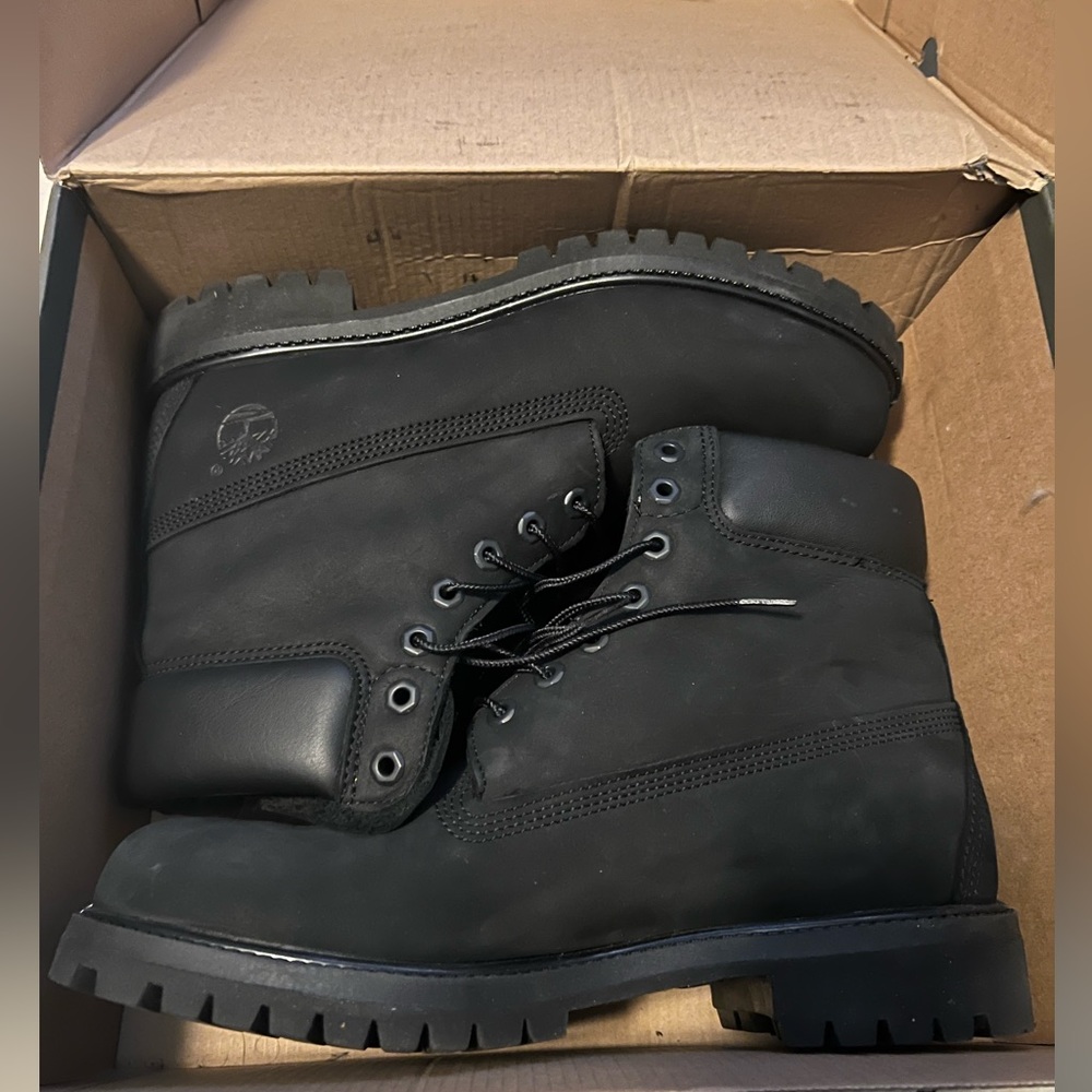 Black Timberland Premium 6 in waterproof boots